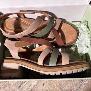 Salvia Women's Strappy Sandals - Cream, Green, and Brown